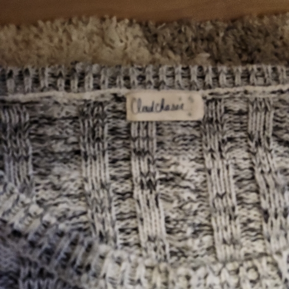 Grey sweater low cut - Picture 9 of 9